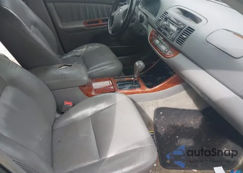 2003 Toyota Camry Xle V6 z USA, uszkodzony, nr VIN 4T1BF30K43U061953